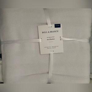 NWT- boll and branch herringbone stripe bed blanket- king/cal king - white